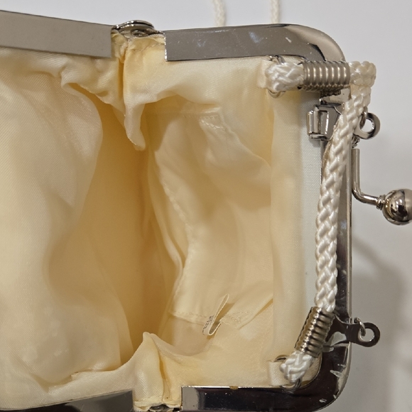 Vintage Pearl-Embellished Cream Clutch - Picture 10 of 13